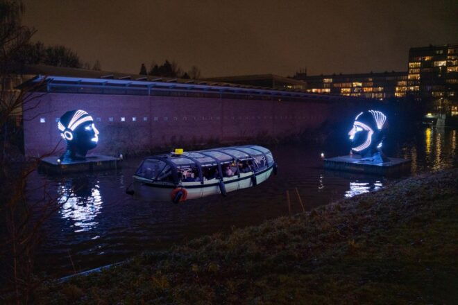 German-Guided Amsterdam Light Festival Boat Cruise - Amsterdam Light Festival: Edition 12: Technology & AI
