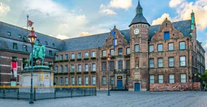 Germany: Guided Tour of Düsseldorf - Final Stops in Düsseldorf