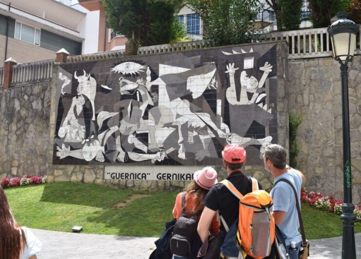 Gernika Walking Tour: War and Peace - Tour Overview