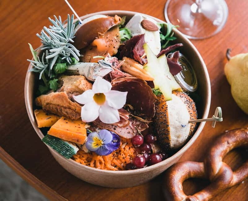 Gertwiller: Alsace Cellar Tour, Wine Tasting & Picnic Basket - The Guided Wine Tasting: Five Fine Wines