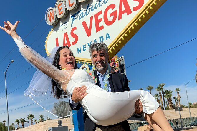 Get Married at the Fabulous Las Vegas Sign + Photos - Who Would Love This Experience?