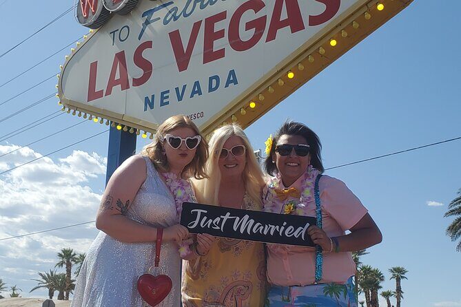 Get Married at the Fabulous Las Vegas Sign + Photos - The Sum Up