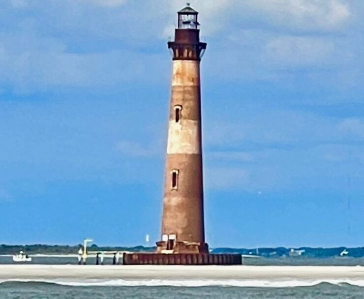 Get Out of Town! Lighthouses, Beaches and Forts Tour - Experience Highlights