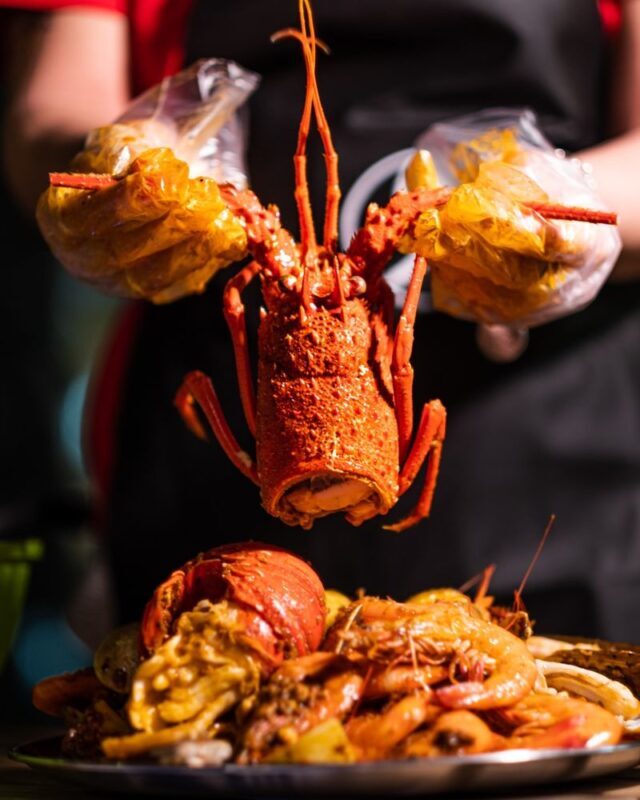 Getaway at Sea: 2-Day Japanese Houseboat Experience + DIY Seafood Boil + Boat Heritage Tour - A harbour stay, not a hotel night