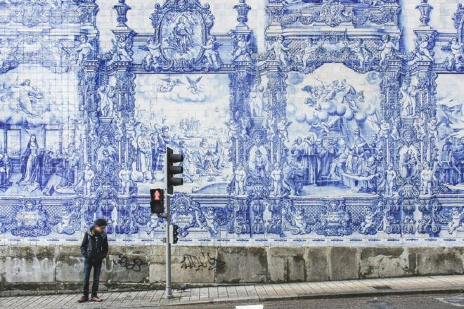 Getting to Know Porto: the Local Color Tour - Languages and Tour Guide