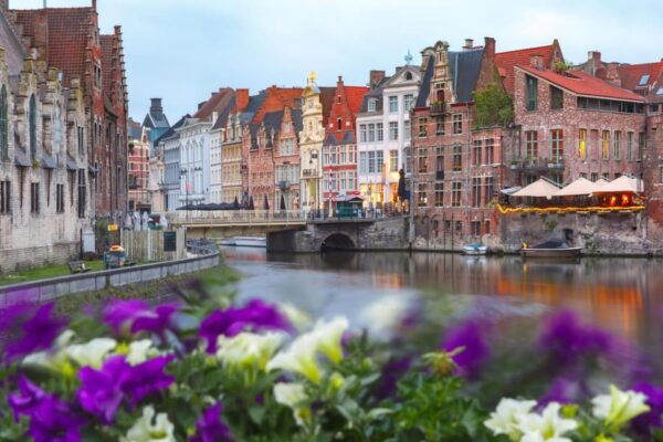 Ghent: Express Walk With a Local in 60 Minutes - Local Insights and Recommendations