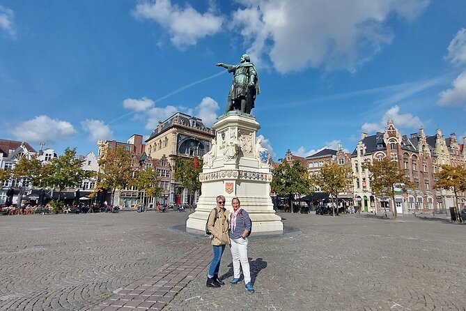 Ghent Sightseeing and Chocolate Tasting Tour - Guide and Expertise