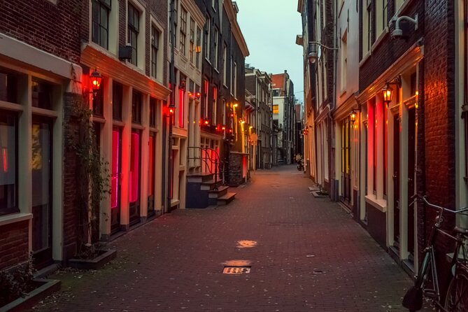 Ghost Hunt Outdoor Escape Game in Amsterdam - Meeting and Pickup Information