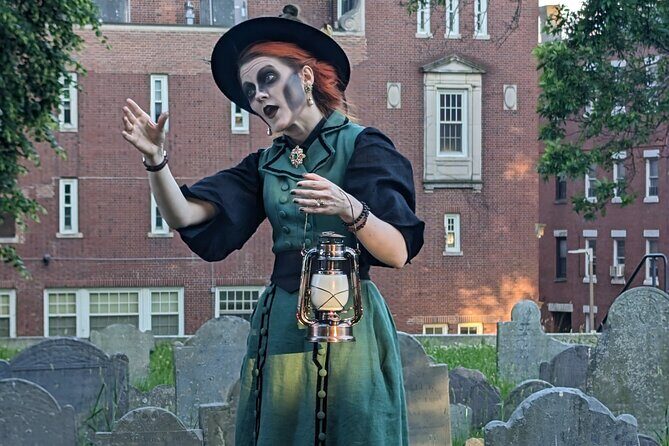 Ghosts and Gravestones Boston Nightwalk - What to Expect from the Ghosts and Gravestones Boston Nightwalk