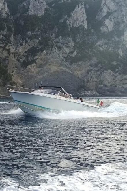 GHP LUXURY BOAT 4 HOURS TOUR - GULF OF THE POETS - Scenic Locations