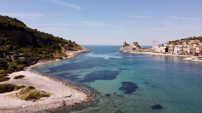 GHP LUXURY BOAT 4 HOURS TOUR - GULF OF THE POETS - Onboard Amenities