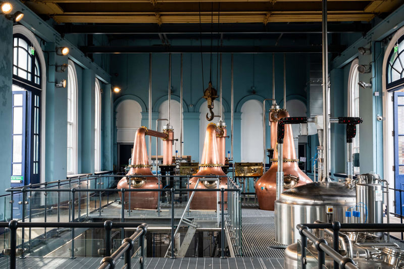 Giants Causeway and Titanic Distillers Tour from Belfast - A full day from Belfast to the north coast