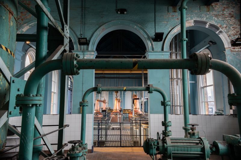 Giants Causeway and Titanic Distillers Tour from Belfast - The meeting point and the day’s timing