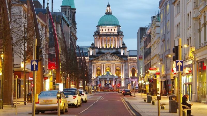 Giants Causeway, Dark Hedges & Belfast City Tour from Dublin - Belfast: a short city visit, not a full tour