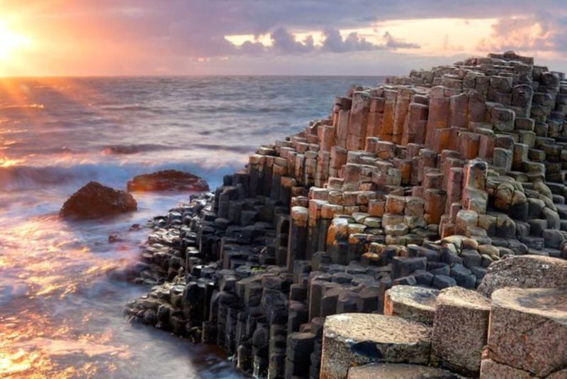 Giants Causeway, Dark Hedges & Belfast City Tour from Dublin - Who should book this day trip?