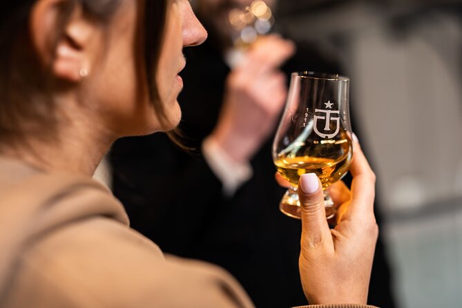 Giants Causeway and Whisky Distillery Tasting Tour From Belfast - Reviews and Testimonials