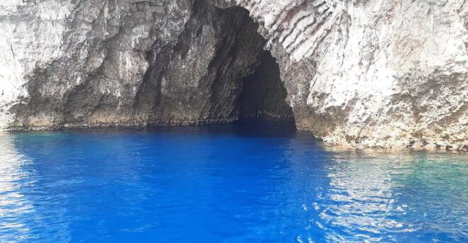 Giardini Naxos: Isola Bella and Grottos Cruise With Aperitif - Scenic Views and Exploration