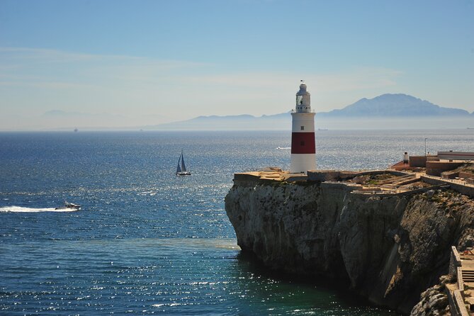 Gibraltar Inside Out Intermediate Tour 3.30hrs - Multilingual Guides