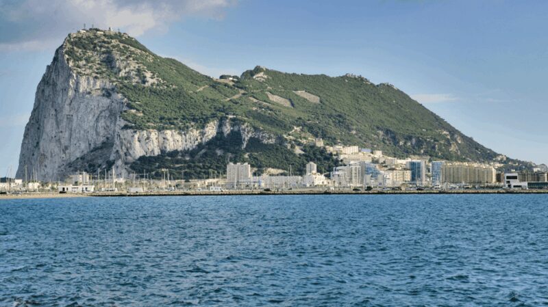 Gibraltar shopping: Desde Málaga y la Costa del Sol - Exploring Main Street and Surroundings