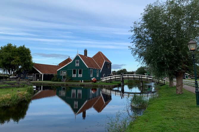 Giethoorn, Afsluitdijk, Zaanse Schans Day Tour Mini VIP Bus Incl. Hotel Pick Up - Upgrade Options