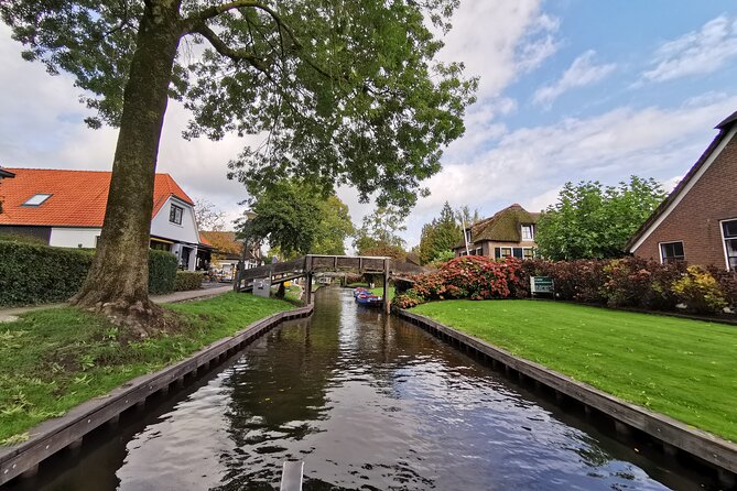 Giethoorn, Afsluitdijk, Zaanse Schans Day Tour Mini VIP Bus Incl. Hotel Pick Up - Reviews and Ratings