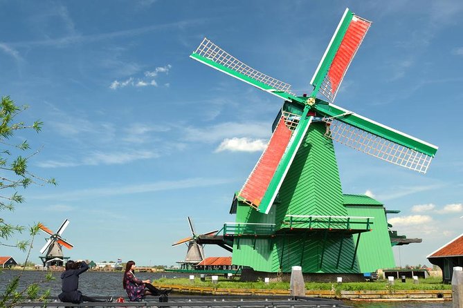 Giethoorn and Zaanse Schans Windmills Day Trip From Amsterdam - Itinerary