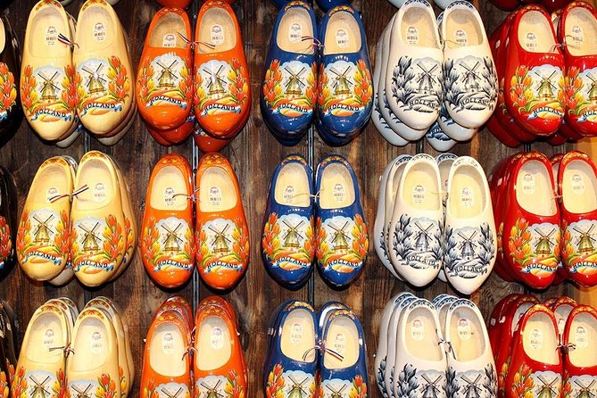 Giethoorn and Zaanse Schans Windmills Day Trip From Amsterdam - Common Questions