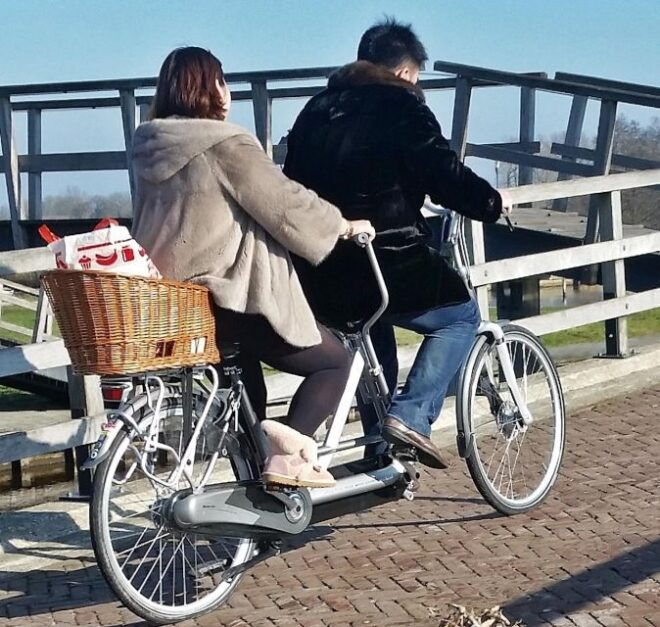 Giethoorn: Bike Rental - Boat Ride