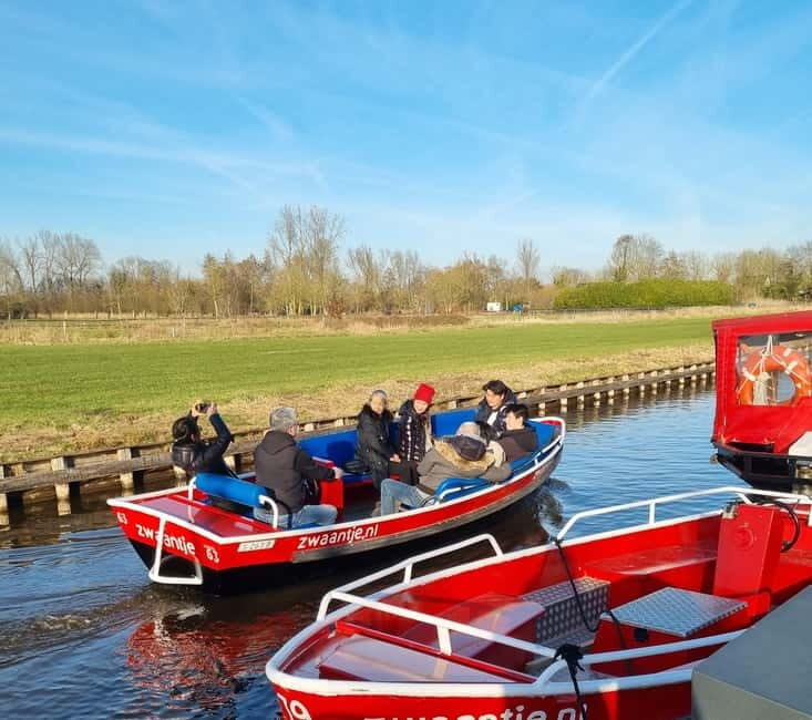 Giethoorn: Boat Rental 2,5 hour 1-8 persons - Exploring Giethoorns Highlights by Boat