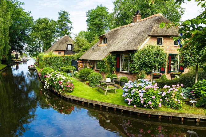 Giethoorn Day Private Tour - Good To Know