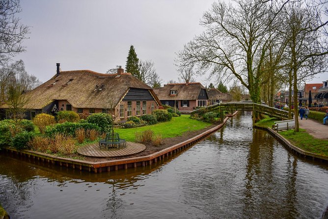Giethoorn Day Trip From Amsterdam With Boatride - What to Expect