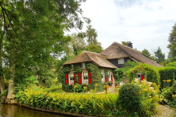 Giethoorn Day Trip From Amsterdam With Boatride - Customer Reviews and Satisfaction
