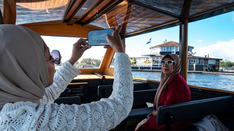 Giethoorn Day Trip with Canal Tour from Amsterdam - Who should book this trip