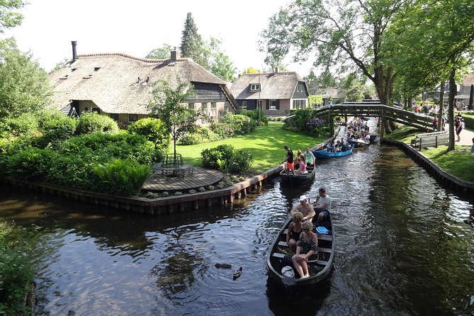 Giethoorn Day Trip With Small Electric Boat Trip From Amsterdam - Mixed Reviews and Negative Experiences