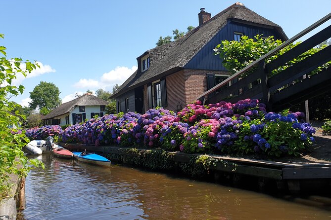 Giethoorn Day Trip With Small Electric Boat Trip From Amsterdam - The Sum Up