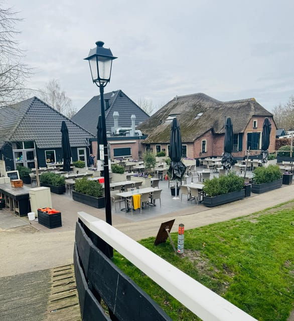 Giethoorn: Exclusive Private Tour of the Dutch Venice - Exploring Giethoorns Charm