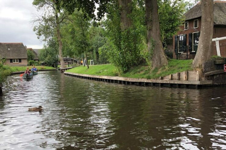 Giethoorn: Luxury Private Boat Tour With Local Guide - Tour Description