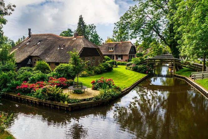 Giethoorn Private Tour Private Guide Giethoorn Holland Private Guide - Pricing and Ownership Details