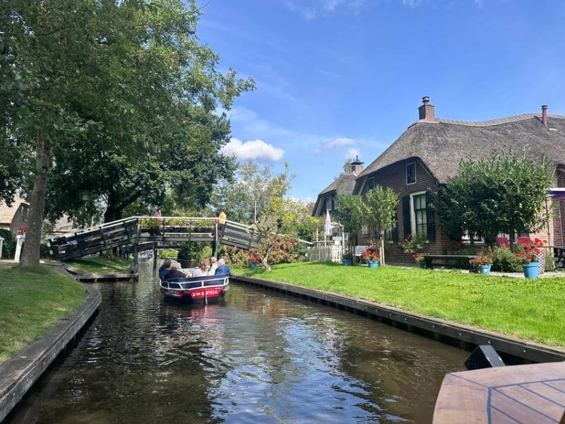 Giethoorn: Round trip from Amsterdam optional guided cruise - Who Is This Tour Best For?