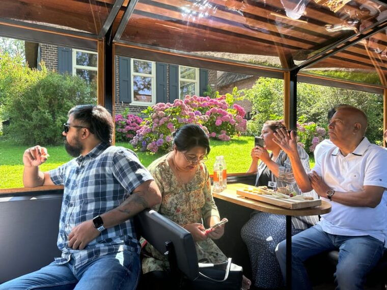 Giethoorn: Round trip from Amsterdam optional guided cruise - FAQ