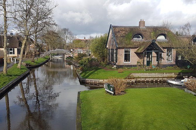 Giethoorn Small-Group Day Trip With Transfers and Boat Ride  - Amsterdam - Tour Details