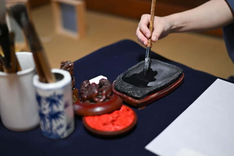 Gifu: Calligraphy and Traditional Japanese Crafts - Who Should Consider This Experience?