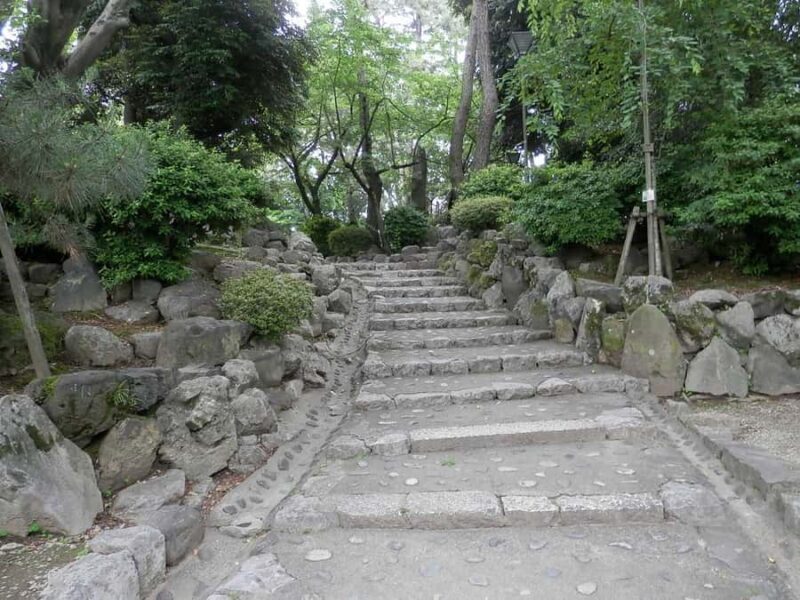 Gifu: Sekigahara and gaki Guided Tour by Train & Walk - Journey to Sekigahara and the Battlefield