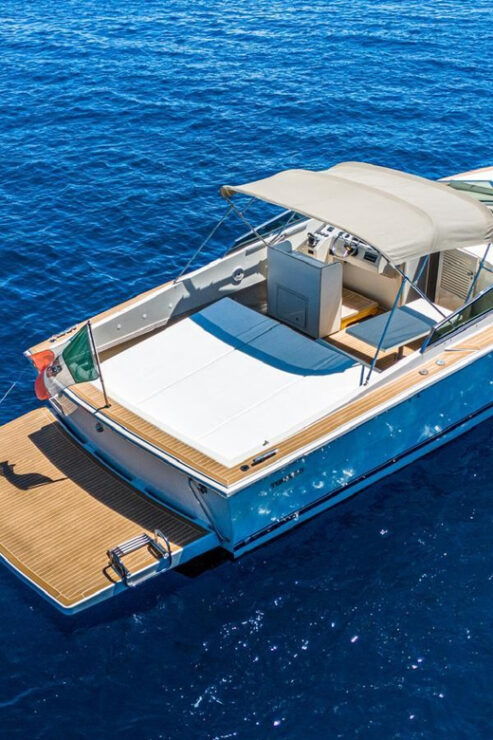 Giglio Island: Private Luxury Yacht Tour From Argentario - Good To Know