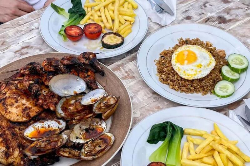 Gili Trawangan: Public Snorkeling Tour with Turtles and BBQ - Transportation & Group Size