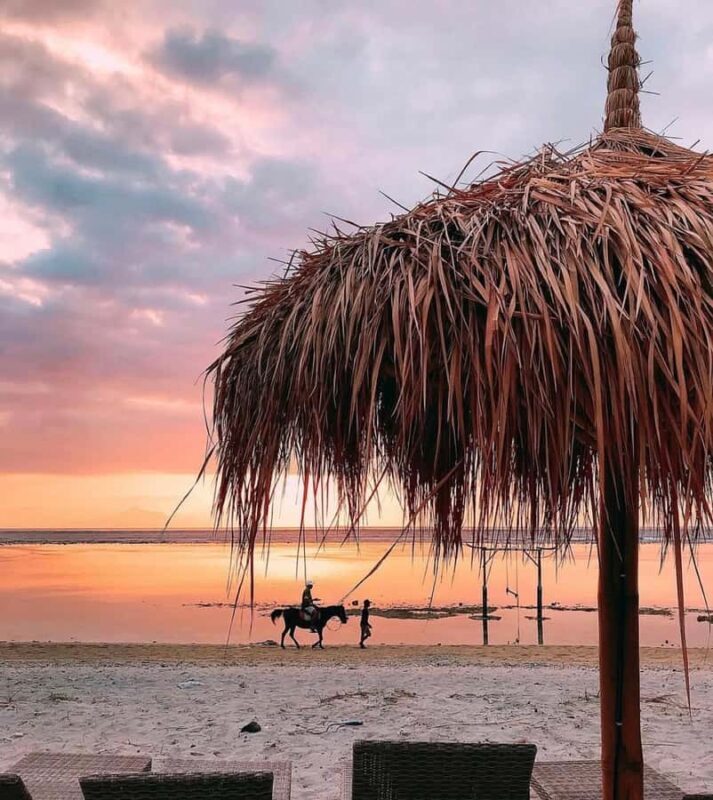 Gili Trawangan: Sunset sup or Kayak Tour to Gili Meno - Why the Experience Works