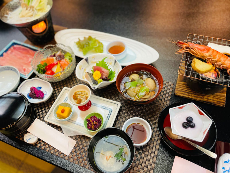Ginzan Onsen + Yamagata Winery + Zao Ropeway + Mogami River Snow Viewing Boat 2-Day Tour (Hot spring hotel with 2 meals) - The Mogami River by traditional boat