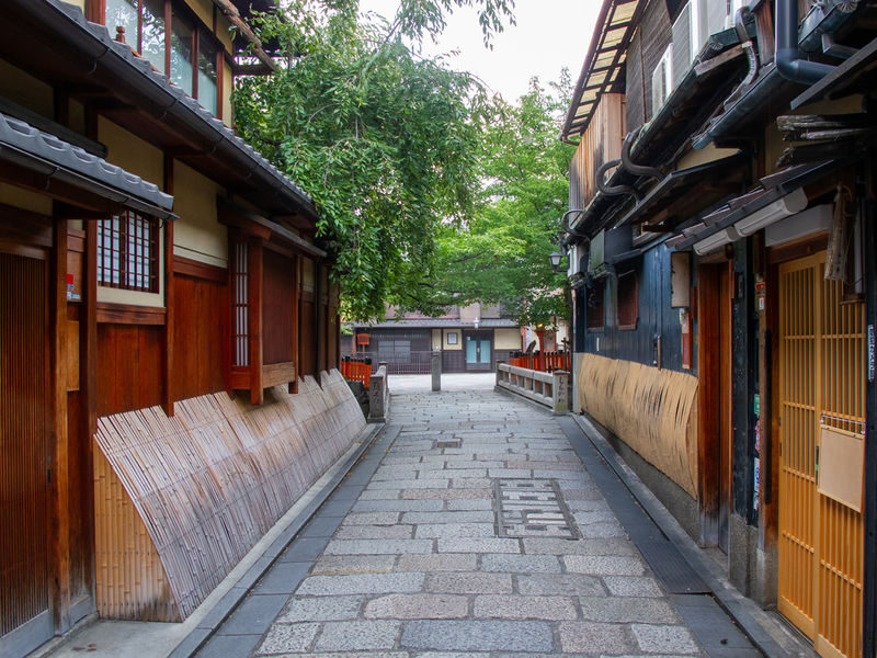 Gion 2-Hour Hidden Gems Guided Tour - Should you book the Gion two-hour walk?