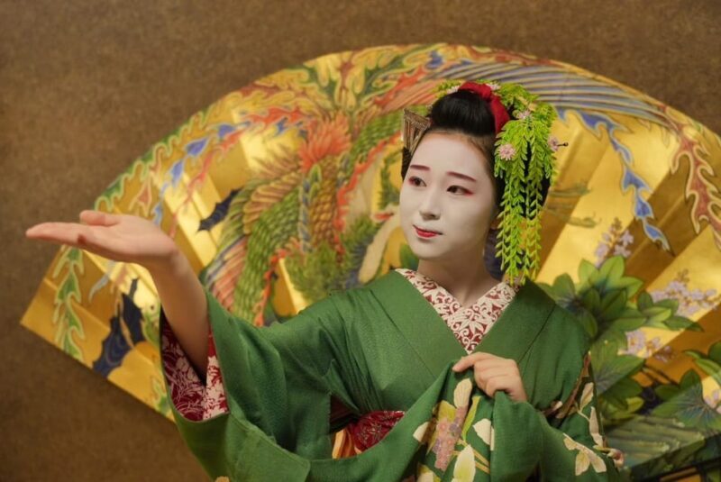 Gion Walking Tour, Geisha Show and Japanese Game in Kyoto - Good To Know  
