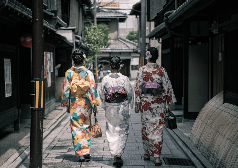 Gion Walking Tour, Geisha Show and Japanese Game in Kyoto - Why This Tour Offers Something Special